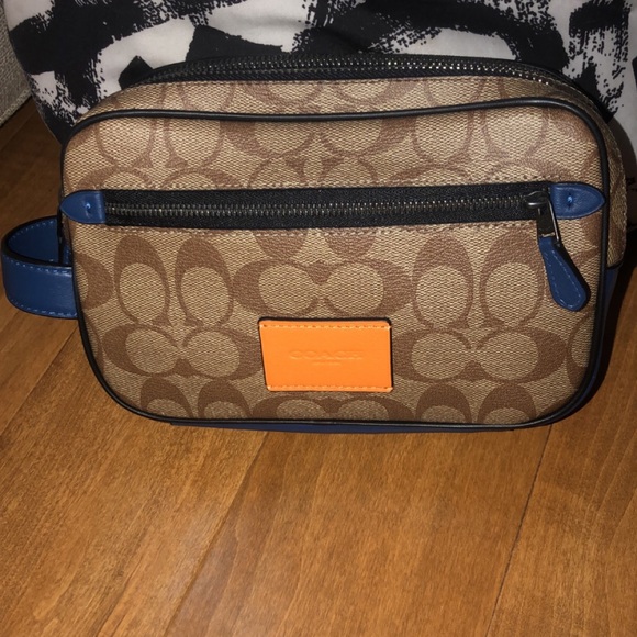 Coach toiletry bag - Picture 1 of 3